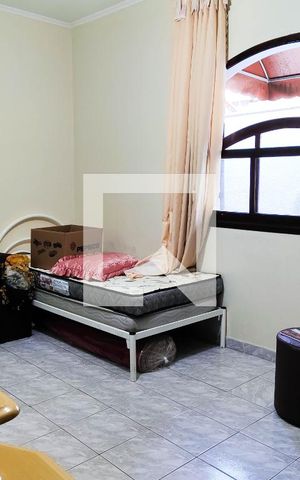 Casa à venda com 200m², 3 quartos e 4 vagas Casa à venda com 200m², 3 quartos e 4 vagasQuarto 2