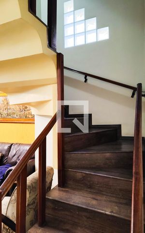 Casa à venda com 200m², 3 quartos e 4 vagas Casa à venda com 200m², 3 quartos e 4 vagasAcesso aos Quartos