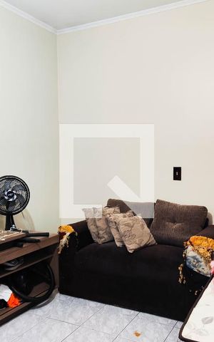 Casa à venda com 200m², 3 quartos e 4 vagas Casa à venda com 200m², 3 quartos e 4 vagasQuarto 2