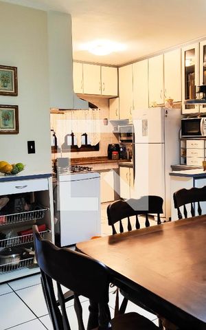 Casa à venda com 200m², 3 quartos e 4 vagas Casa à venda com 200m², 3 quartos e 4 vagasCozinha