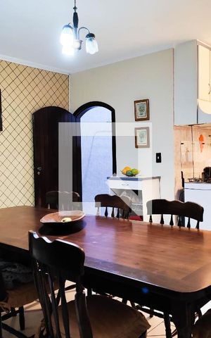 Casa à venda com 200m², 3 quartos e 4 vagas Casa à venda com 200m², 3 quartos e 4 vagasCozinha
