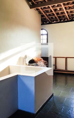 Casa à venda com 200m², 3 quartos e 4 vagas Casa à venda com 200m², 3 quartos e 4 vagasSotão
