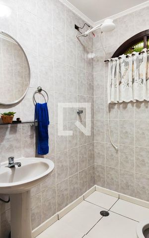 Casa à venda com 200m², 3 quartos e 4 vagas Casa à venda com 200m², 3 quartos e 4 vagasLavabo