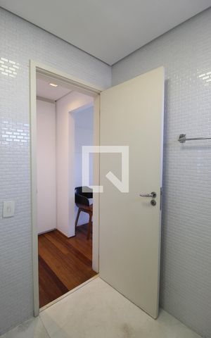 Apartamento para alugar com 85m², 1 quarto e 2 vagasBanheiro da Suíte