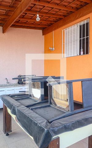 Casa à venda com 125m², 3 quartos e 2 vagas Casa à venda com 125m², 3 quartos e 2 vagasVaranda