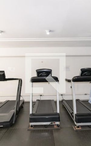 Apartamento à venda com 228m², 4 quartos e 4 vagas Apartamento à venda com 228m², 4 quartos e 4 vagasÁrea comum - Academia