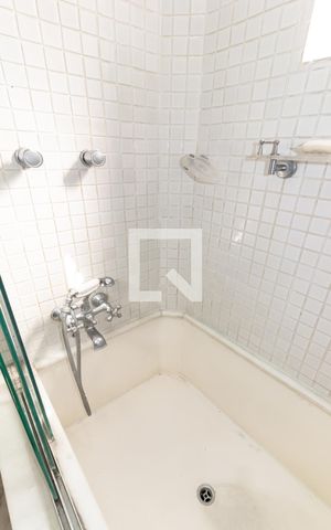 Apartamento à venda com 228m², 4 quartos e 4 vagas Apartamento à venda com 228m², 4 quartos e 4 vagasBanheiro do Quarto 2