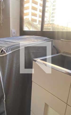 Apartamento à venda com 212m², 3 quartos e 2 vagas Apartamento à venda com 212m², 3 quartos e 2 vagasÁrea de Serviço