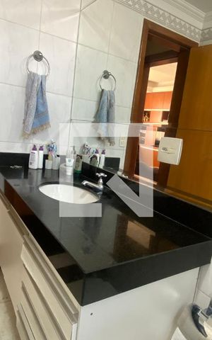 Apartamento à venda com 212m², 3 quartos e 2 vagas Apartamento à venda com 212m², 3 quartos e 2 vagasBanheiro Social