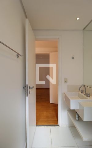 Apartamento à venda com 200m², 3 quartos e 3 vagasBanheiro da Suíte 1
