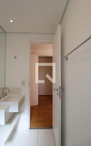Apartamento à venda com 200m², 3 quartos e 3 vagasBanheiro da Suíte 2