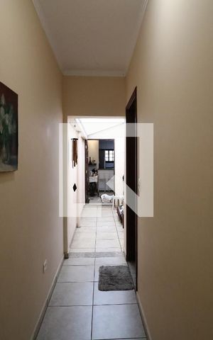 Casa à venda com 192m², 3 quartos e 4 vagasCorredor Externo