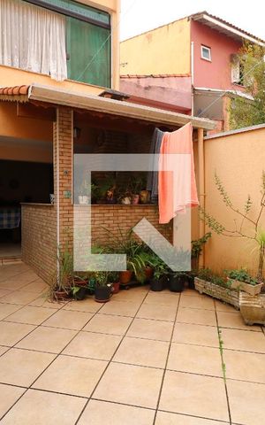 Casa à venda com 192m², 3 quartos e 4 vagasQuintal e Jardim