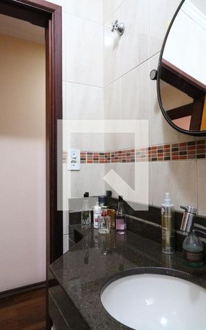 Casa à venda com 192m², 3 quartos e 4 vagasLavabo