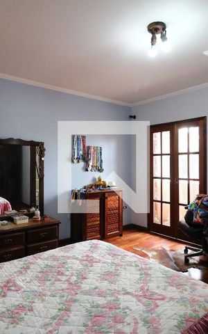Casa à venda com 192m², 3 quartos e 4 vagasSuíte
