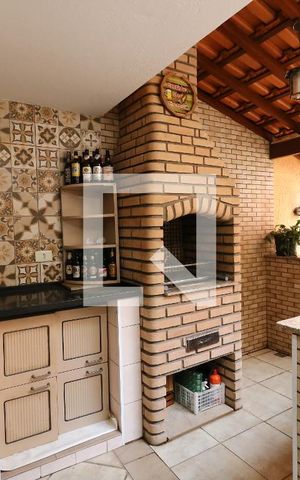 Casa à venda com 192m², 3 quartos e 4 vagasÁrea Social - Churrasqueira