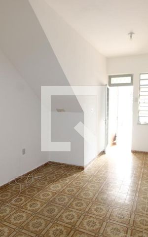 Casa de condomínio para alugar com 64m², 2 quartos e sem vagaSala