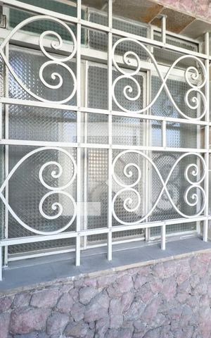 Casa à venda com 85m², 3 quartos e sem vagaÁrea externa