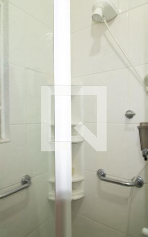 Casa à venda com 300m², 5 quartos e 6 vagas Casa à venda com 300m², 5 quartos e 6 vagasBanheiro 2