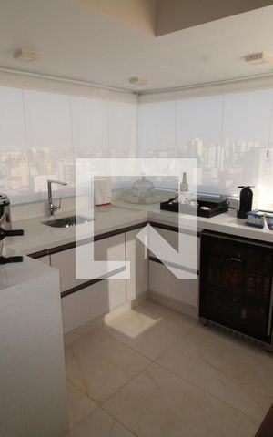 Apartamento à venda com 237m², 4 quartos e 4 vagasCozinha