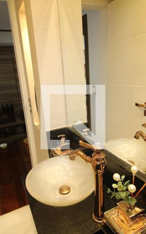 Apartamento à venda com 237m², 4 quartos e 4 vagasLavabo