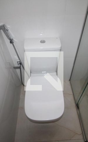 Apartamento à venda com 237m², 4 quartos e 4 vagasQuarto 2 - Banheiro