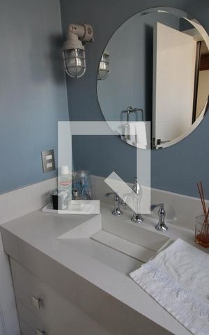 Apartamento à venda com 237m², 4 quartos e 4 vagasQuarto 1 - Banheiro