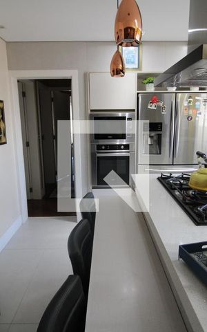 Apartamento à venda com 237m², 4 quartos e 4 vagasCozinha