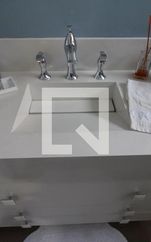 Apartamento à venda com 237m², 4 quartos e 4 vagasQuarto 1 - Banheiro