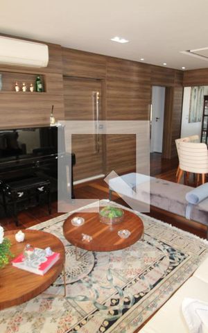Apartamento à venda com 237m², 4 quartos e 4 vagasSala