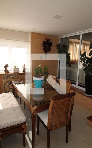 Apartamento à venda com 237m², 4 quartos e 4 vagasVaranda