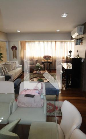 Apartamento à venda com 237m², 4 quartos e 4 vagasSala