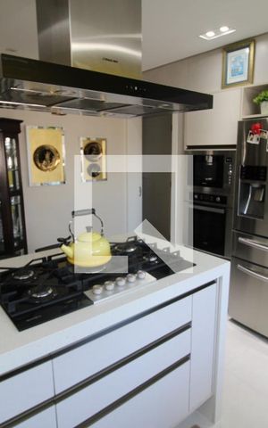 Apartamento à venda com 237m², 4 quartos e 4 vagasCozinha