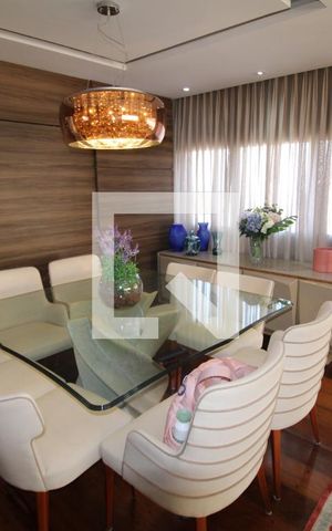 Apartamento à venda com 237m², 4 quartos e 4 vagasSala
