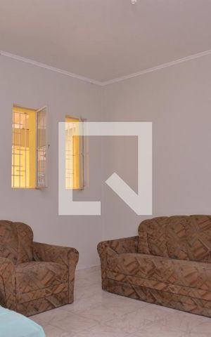 Casa à venda com 141m², 2 quartos e 2 vagasSala