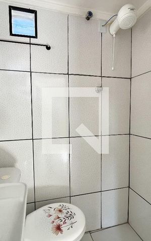Casa para alugar com 54m², 1 quarto e sem vaga Casa para alugar com 54m², 1 quarto e sem vagaBanheiro da Suíte