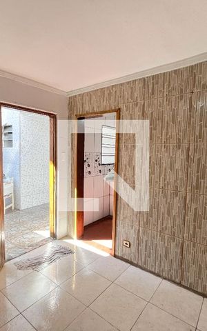 Casa para alugar com 54m², 1 quarto e sem vaga Casa para alugar com 54m², 1 quarto e sem vagaSala
