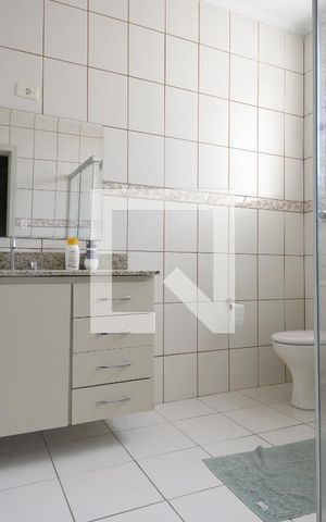 Casa à venda com 138m², 2 quartos e 3 vagasBanheiro