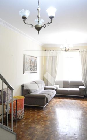 Casa à venda com 138m², 2 quartos e 3 vagasSala