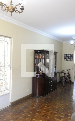 Casa à venda com 138m², 2 quartos e 3 vagasSala