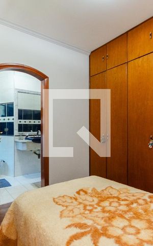 Casa à venda com 520m², 4 quartos e 3 vagas Casa à venda com 520m², 4 quartos e 3 vagasSuíte