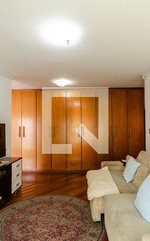 Casa à venda com 520m², 4 quartos e 3 vagas Casa à venda com 520m², 4 quartos e 3 vagasSala da TV