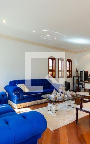 Casa à venda com 520m², 4 quartos e 3 vagas Casa à venda com 520m², 4 quartos e 3 vagasSala principal
