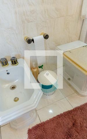 Casa à venda com 520m², 4 quartos e 3 vagas Casa à venda com 520m², 4 quartos e 3 vagasBanheiro da Suíte 1