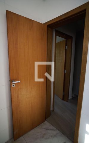 Casa à venda com 96m², 2 quartos e 2 vagas Casa à venda com 96m², 2 quartos e 2 vagasBanheiro