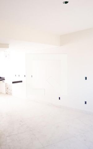 Casa à venda com 96m², 2 quartos e 2 vagas Casa à venda com 96m², 2 quartos e 2 vagasSala
