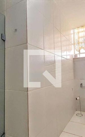Casa à venda com 391m², 4 quartos e 3 vagasbanheiro 1