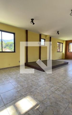 Casa para alugar com 480m², 7 quartos e 4 vagas