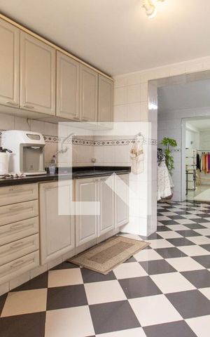 Casa à venda com 356m², 7 quartos e 3 vagas Casa à venda com 356m², 7 quartos e 3 vagasCozinha 1