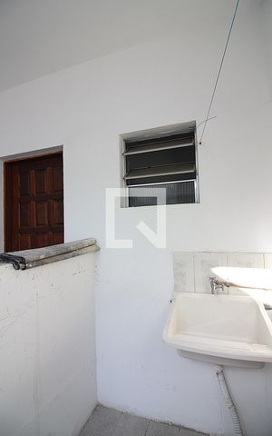 Casa para alugar com 50m², 2 quartos e 1 vagaÁrea de Serviço